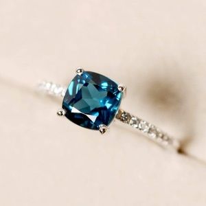 🌹NWT Silver, aquamarine & white topaz pave ring